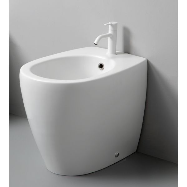 Изображение товара White Ceramic Basic, напольное биде, 51x36x43h см, цвет белый глянцевый от магазина N&M Home
