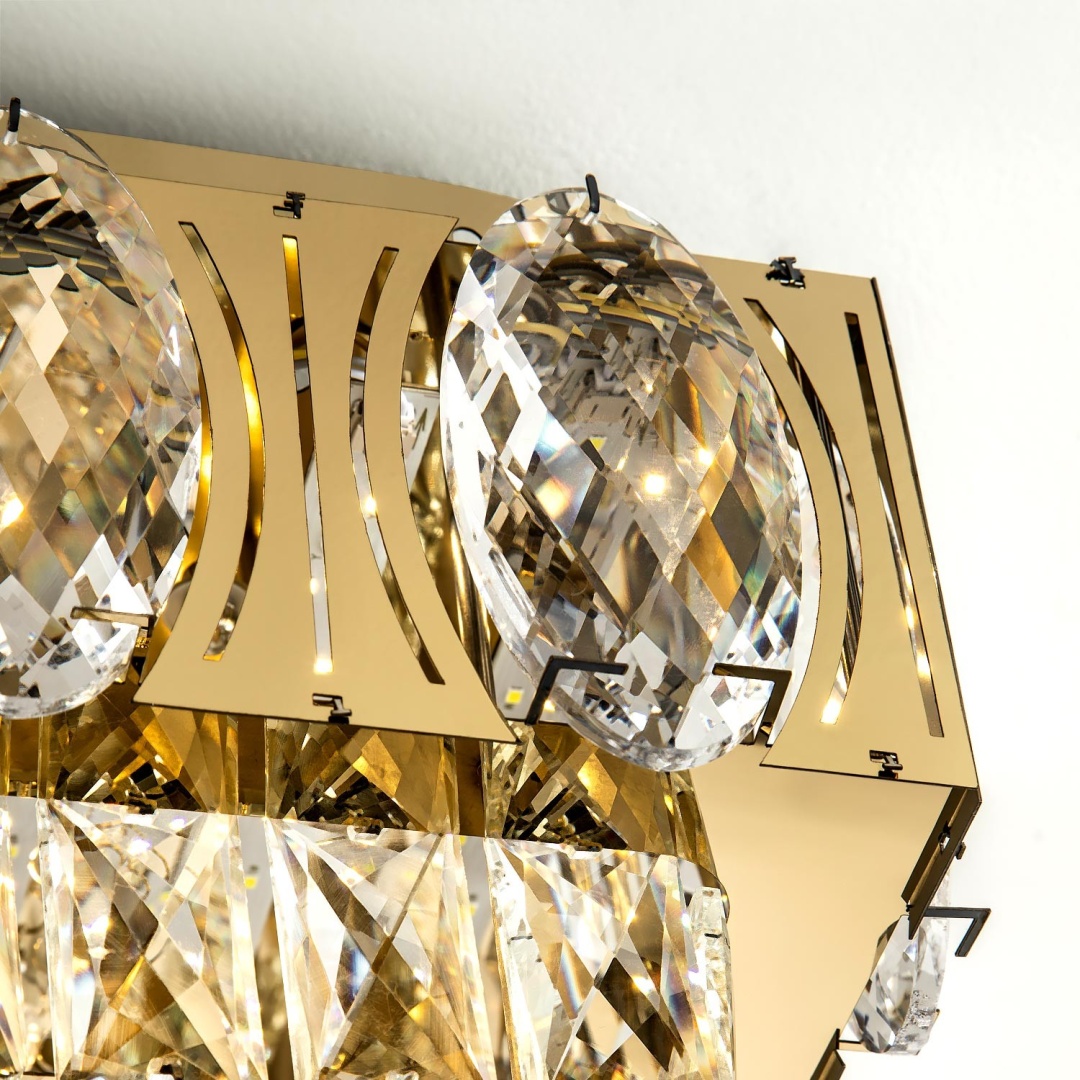 Изображение товара Потолочная люстра LED4U L9438-500-500 GD с функцией УД от магазина N&M Home