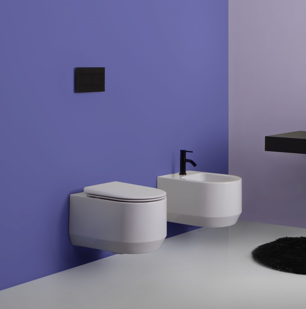 Изображение товара White Ceramic Tao, подвесное биде c крепежом, 53x38x30,5h см, цвет белый глянцевый от магазина N&M Home